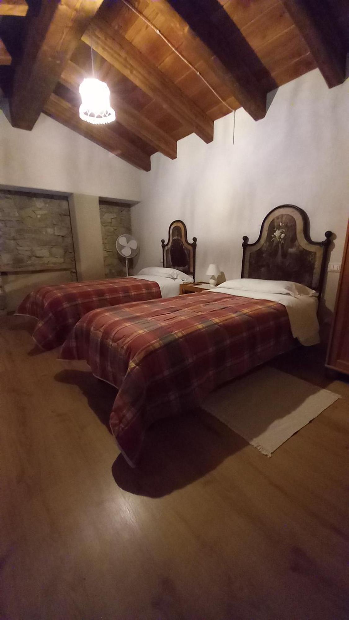 Отель La Casa Di Lillia Кастельново-не-Монти Экстерьер фото
